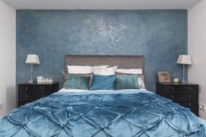 Bedroom- click for photo gallery